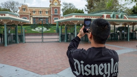 Coronavirus Stati Uniti : La Disney taglia ben 28.000 posti lavoro Coronavirus Stati Uniti : La Disney taglia ben 28.000 posti lavoro