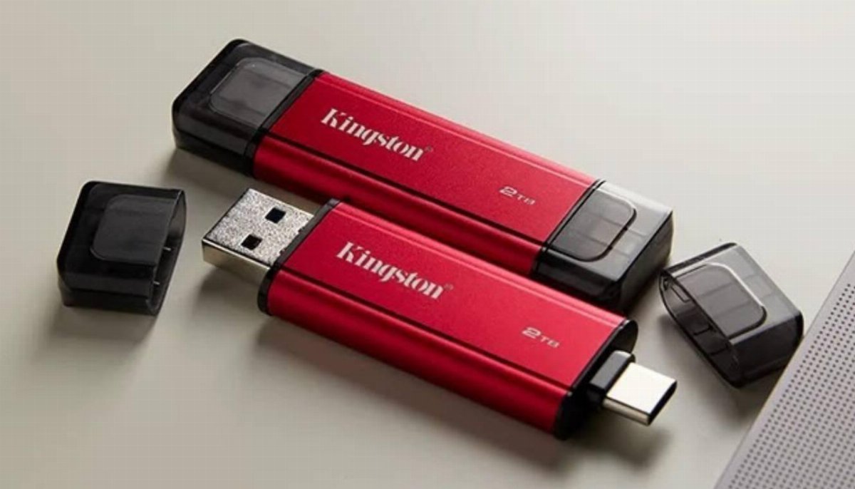 Kingston lancia la soluzione di storage SSD Dual Portable Kingston lancia la soluzione di storage SSD Dual Portable