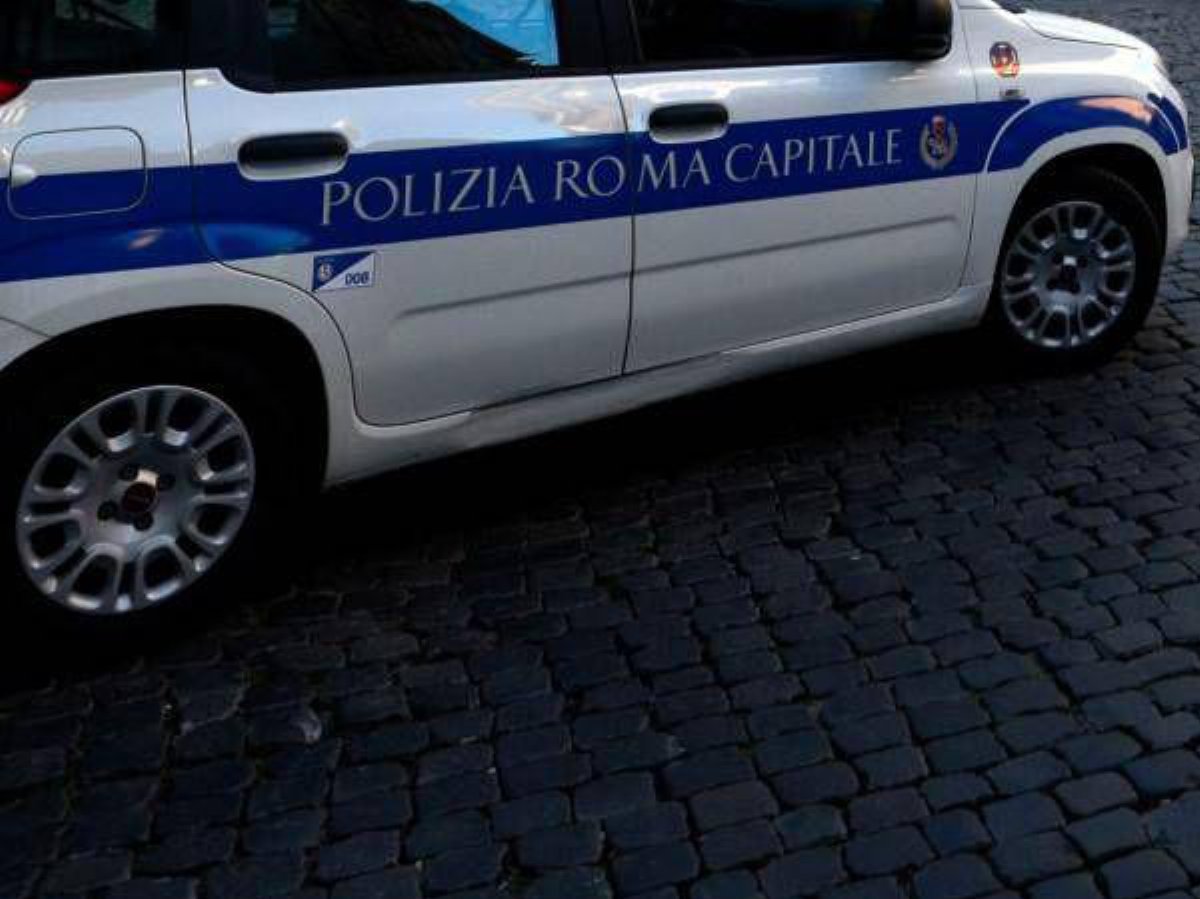 Roma, 24enne sequestrata e violentata nel centro storico: arrestato dipendente di un locale Roma, 24enne sequestrata e violentata nel centro storico: arrestato dipendente di un locale