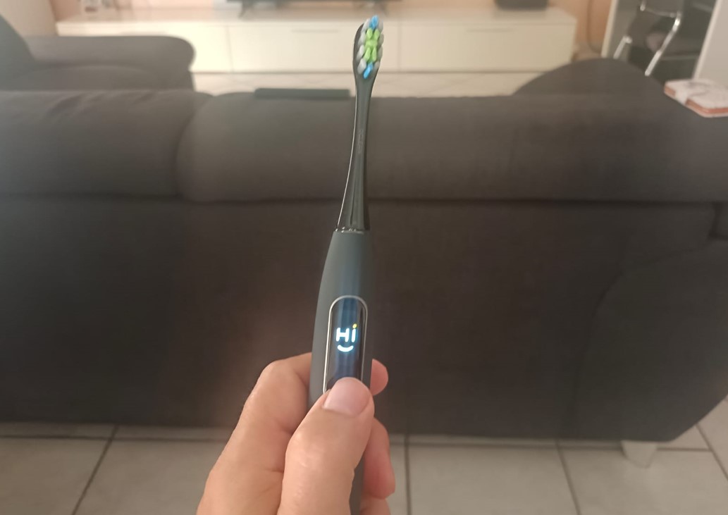 Recensione Spazzolino Elettrico Oclean X Pro Elite: Super silenzioso fino a 35 giorni di durata