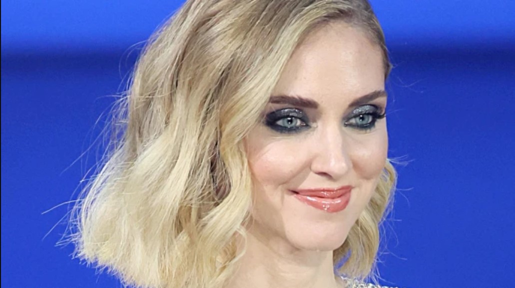 Chiara Ferragni prativamente nuda a Sanremo 2023