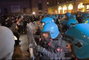 bologna scontri