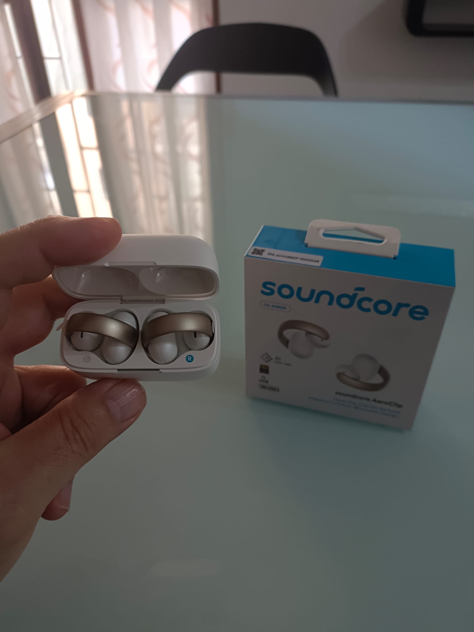 soundcore aeroclip Soundcore AeroClip: la recensione completa degli auricolari open-ear leggeri e flessibili