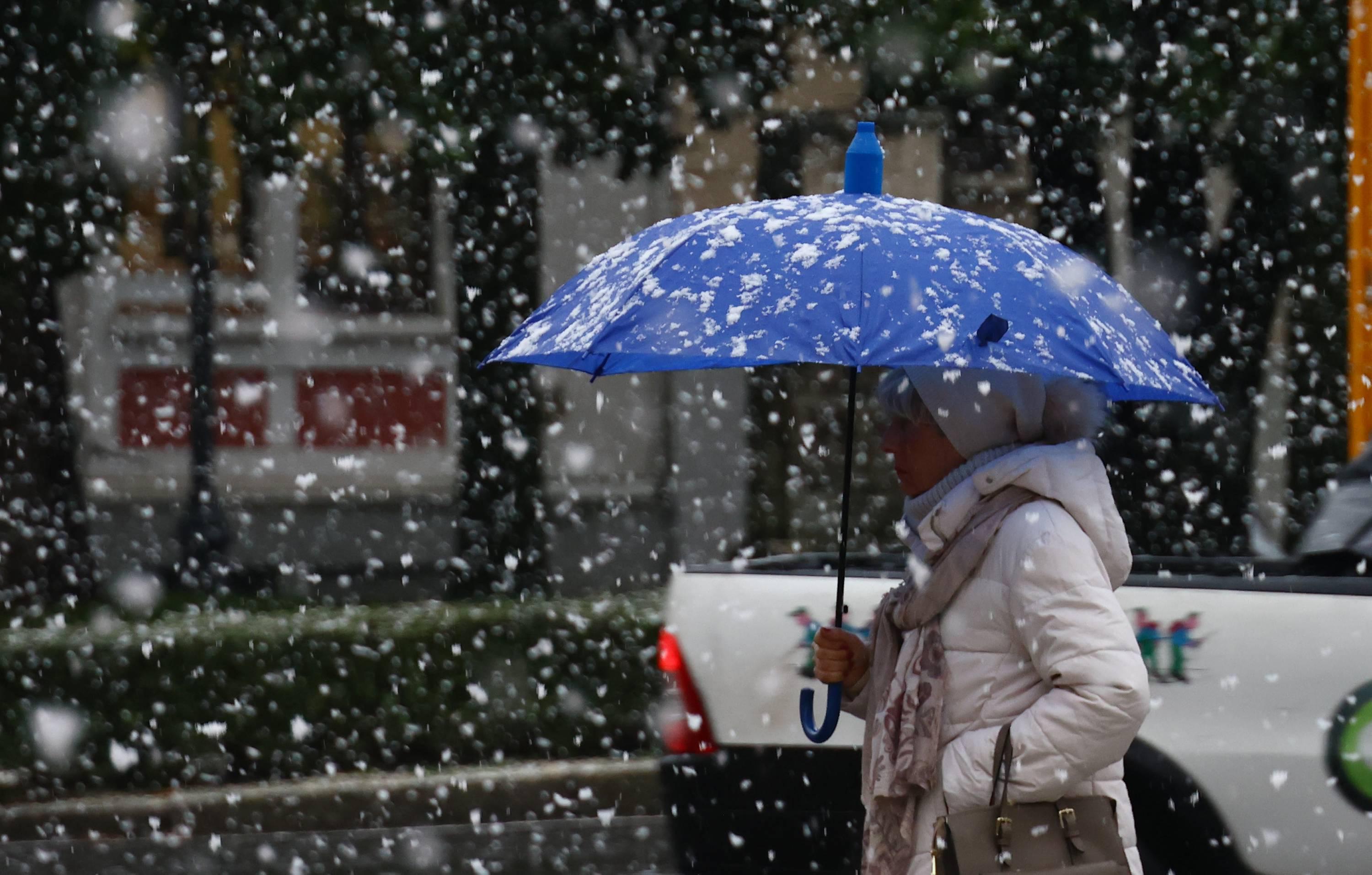 Allerta meteo per neve e venti di burrasca in arrivo