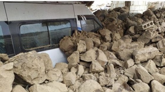Terremoto di magnitudo 5.7 fra Iran e Turchia : 7 vittime Terremoto di magnitudo 5.7 fra Iran e Turchia : 7 vittime