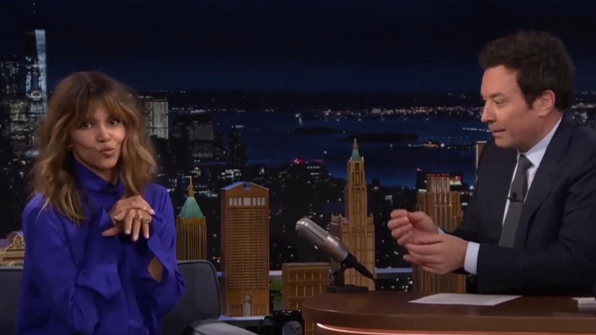 Halle Berry pronta al quarto matrimonio: confermato il sì a Van Hunt Halle Berry pronta al quarto matrimonio: confermato il sì a Van Hunt