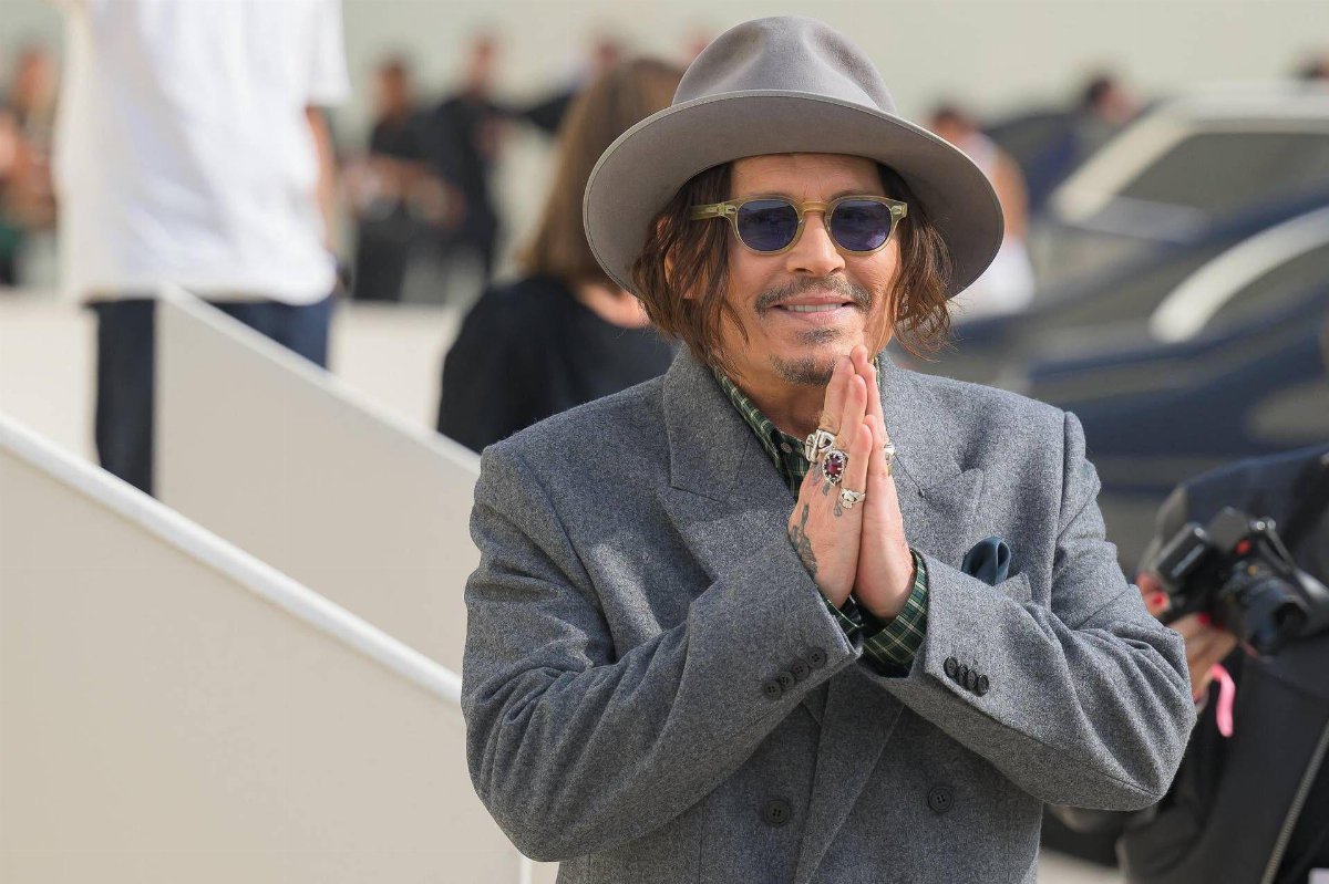 Johnny Depp torna protagonista a Hollywood con il nuovo  Johnny Depp torna protagonista a Hollywood con il nuovo
