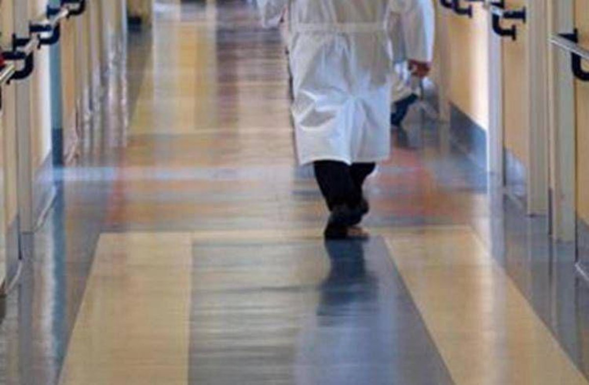 Roma, giornalista finisce in ospedale: pezzo di vetro trovato nella lasagna
