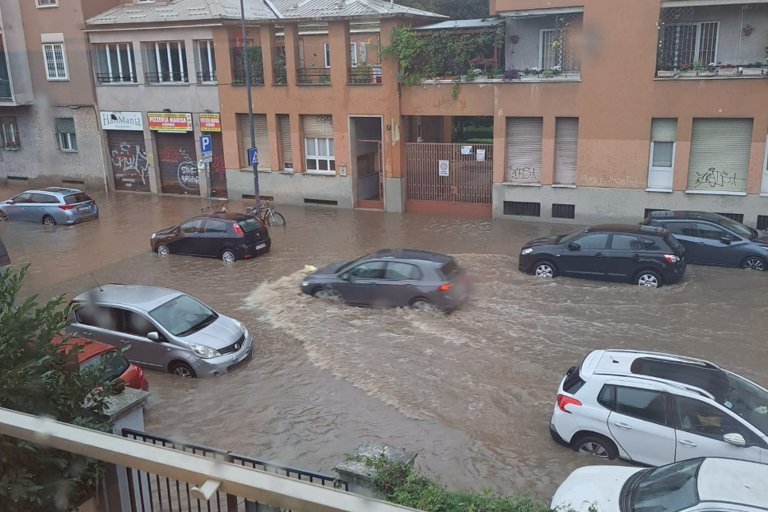 Maltempo in tutta Italia : disagi al nord e a Milano