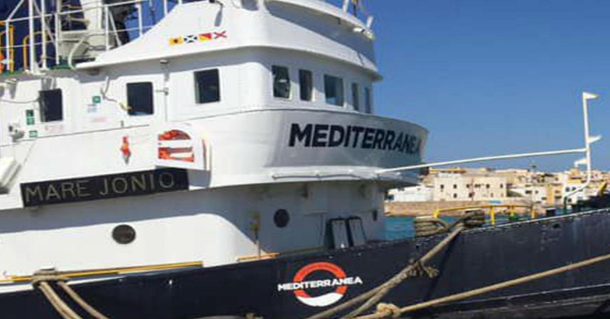 Mediterranea: Guardia costiera libica spara contro la Mare Jonio, governo italiano li fermi