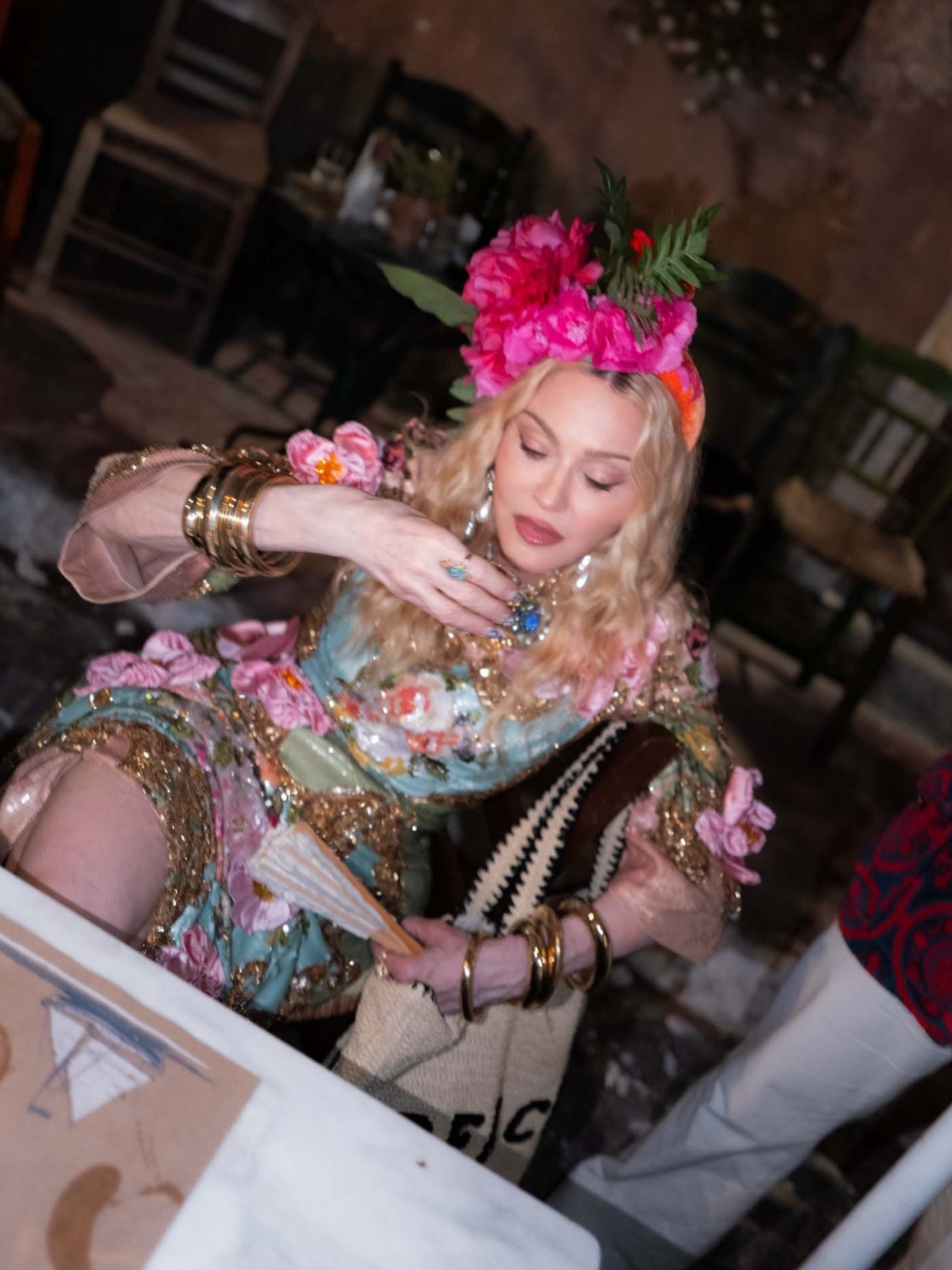 Madonna festeggia 68 anni a Corfù, tra famiglia, Dolce & Gabbana e musica italiana