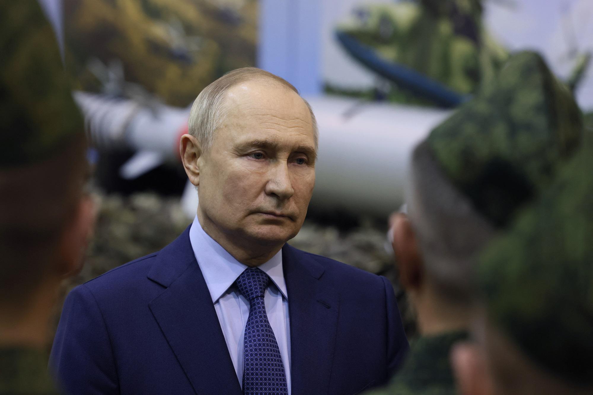 Ucraina: Putin definisce illusoria la sconfitta della Russia