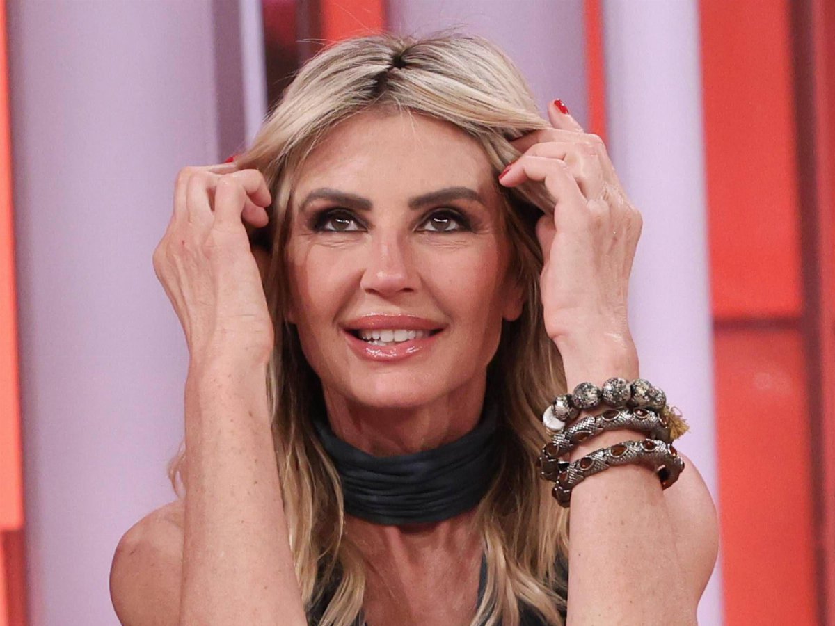 Nathalie Caldonazzo annuncia le nozze con Filippo: Ci sposeremo il 25 maggio 2026 Nathalie Caldonazzo annuncia le nozze con Filippo: Ci sposeremo il 25 maggio 2026