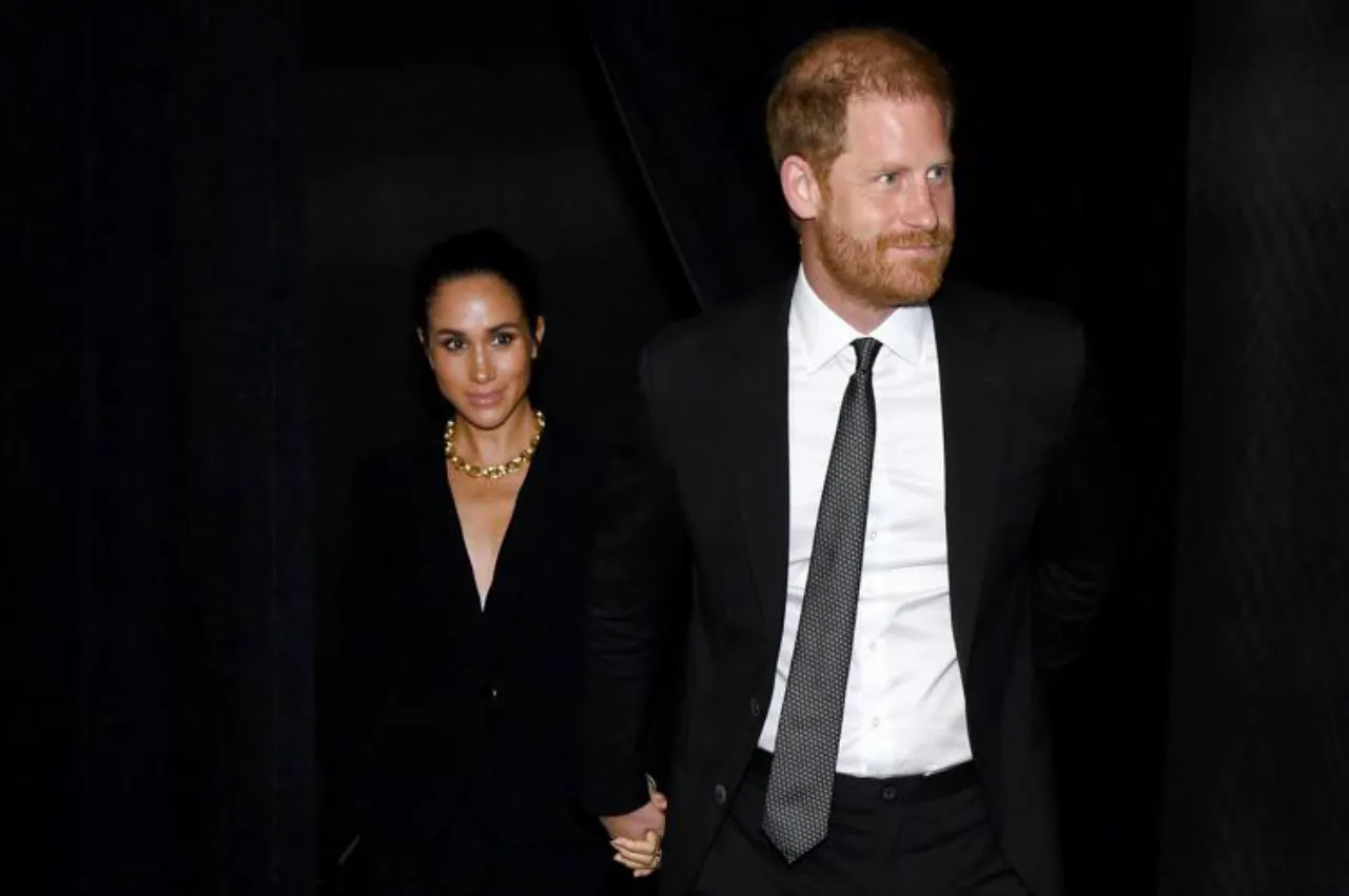 Harry e Meghan tornano nel Regno Unito, il possibile documentario Netflix irrita William e Kate