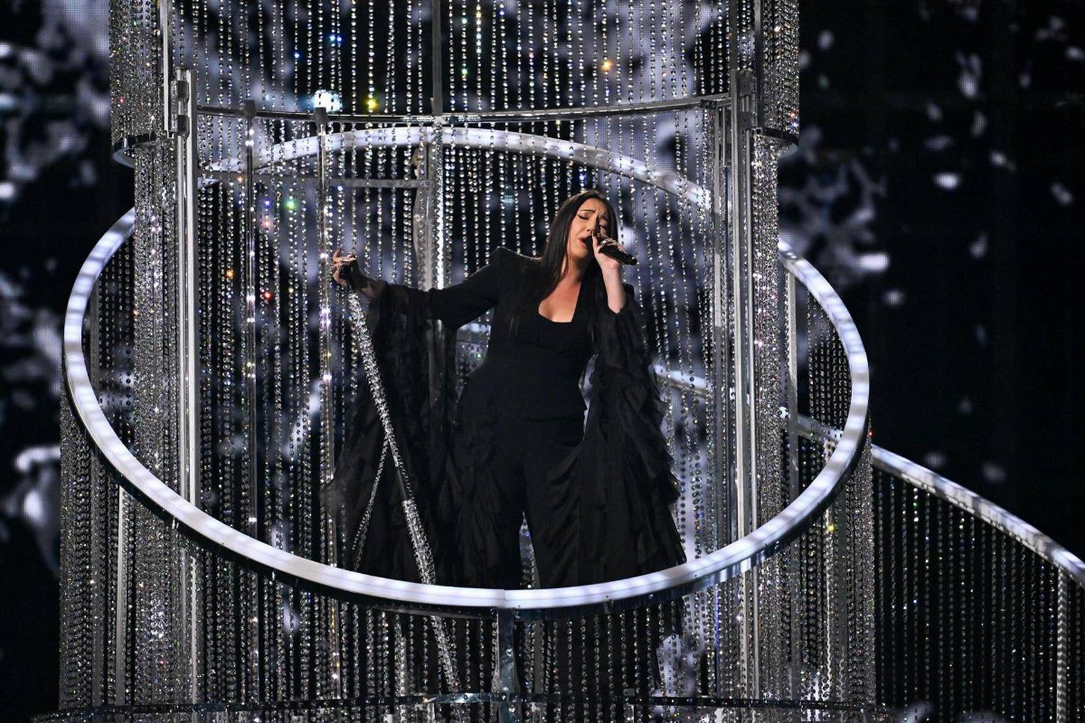Eurovision 2024, fischi e proteste contro Yuval Raphael: sventolate bandiere palestinesi durante l