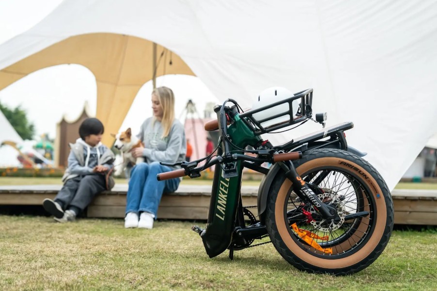 Perché scegliere una bici elettrica LANKELEISI: mobilità urbana semplice e pratica