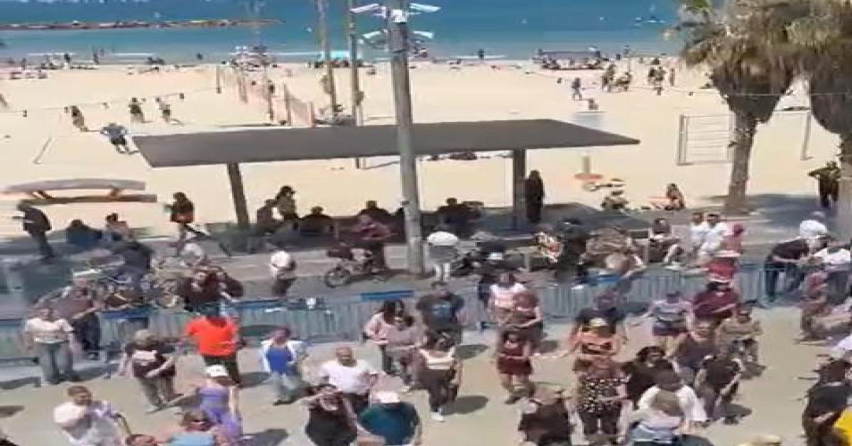 Israele-Iran, medico italiano a Tel Aviv: Balli in spiaggia dopo notte di tensione - Video