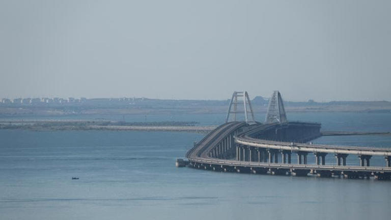 Attacco notturno al ponte di Kerch: Tensione crescente tra Russia e Ucraina