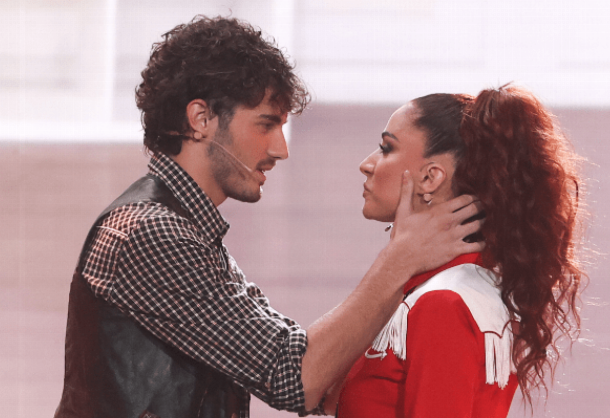 Andrea Delogu e Nikita Perrotti, scatta la scintilla a Ballando con le Stelle? La replica della conduttrice Andrea Delogu e Nikita Perrotti, scatta la scintilla a Ballando con le Stelle? La replica della conduttrice