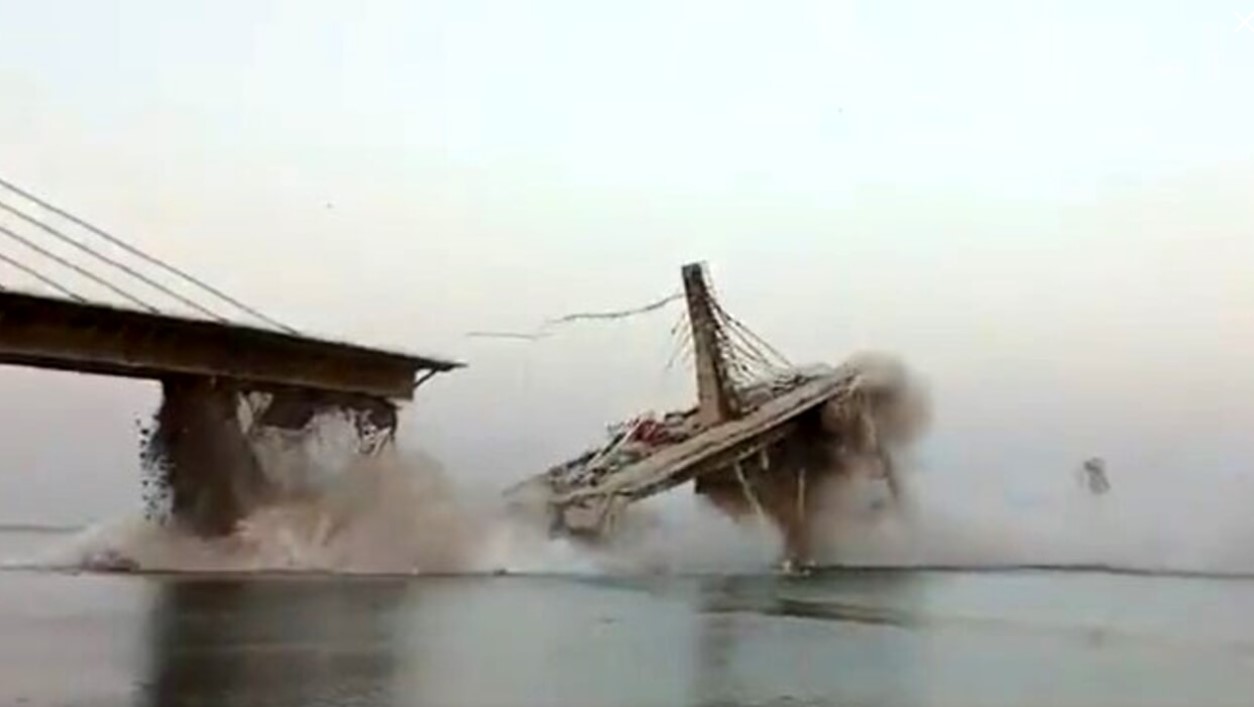 Crollo di un ponte in costruzione sul Gange in India: nessuna vittima registrat