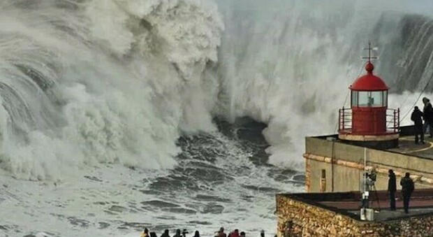 Nazaré : Inghiottito da un