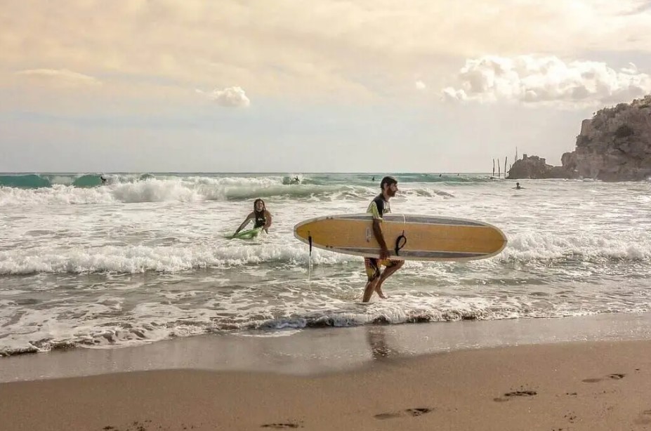 Tavole da surf a pagaia: come scegliere quella giusta e dove praticare in Italia d