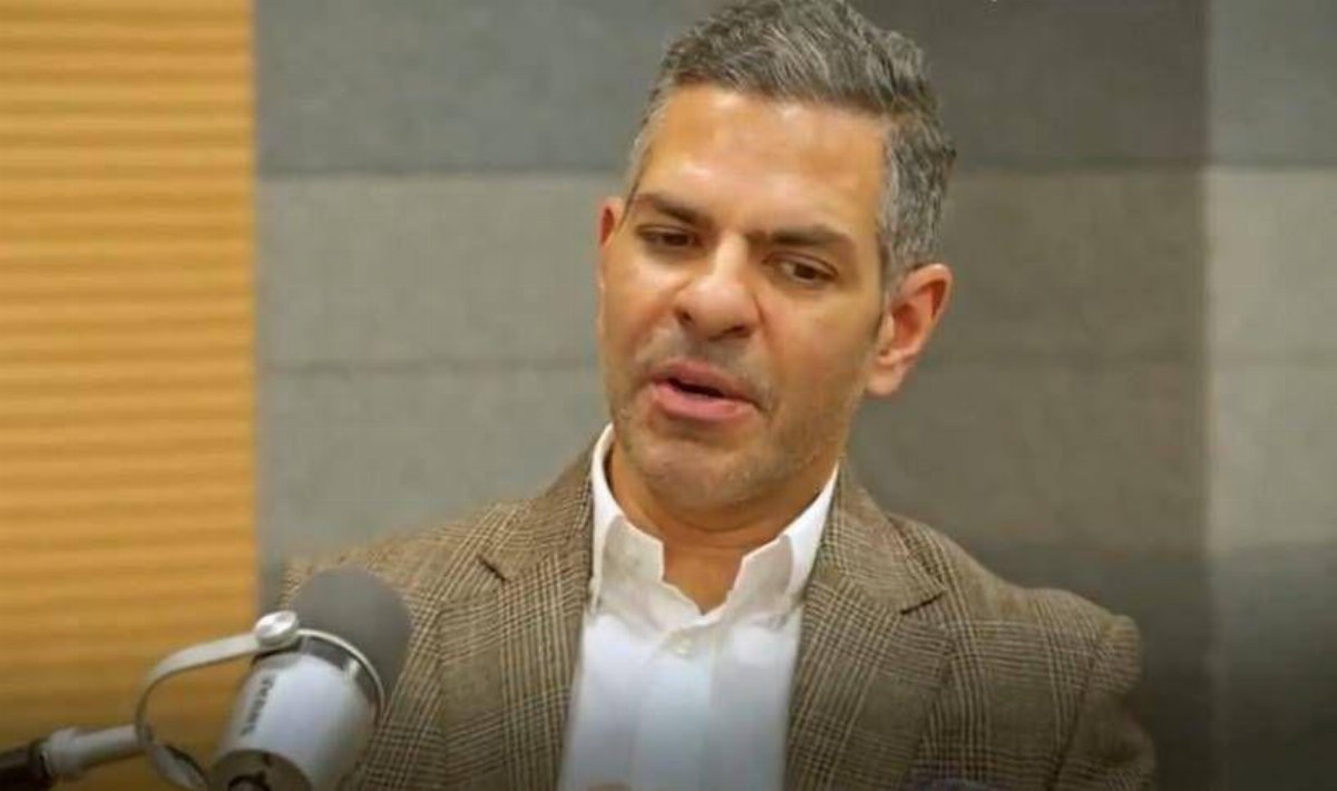 Sunjay Kapur, imprenditore e amico del principe William, muore a 53 anni dopo aver ingerito un Sunjay Kapur, imprenditore e amico del principe William, muore a 53 anni dopo aver ingerito un