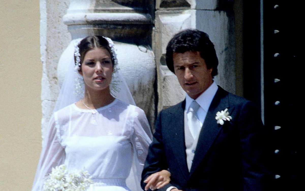 Philippe Junot, addio al primo marito di Carolina di Monaco e icona del jet set Philippe Junot, addio al primo marito di Carolina di Monaco e icona del jet set