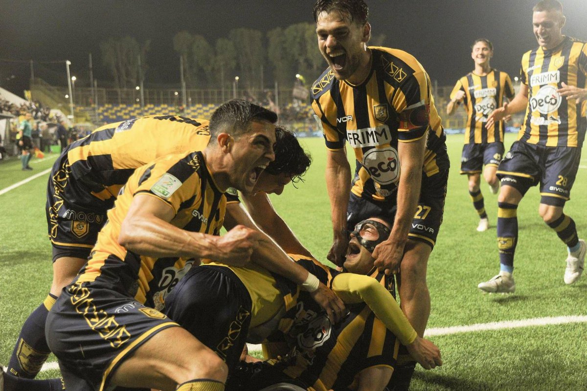 Playoff Serie B, Juve Stabia e Spezia vincono le semifinali d