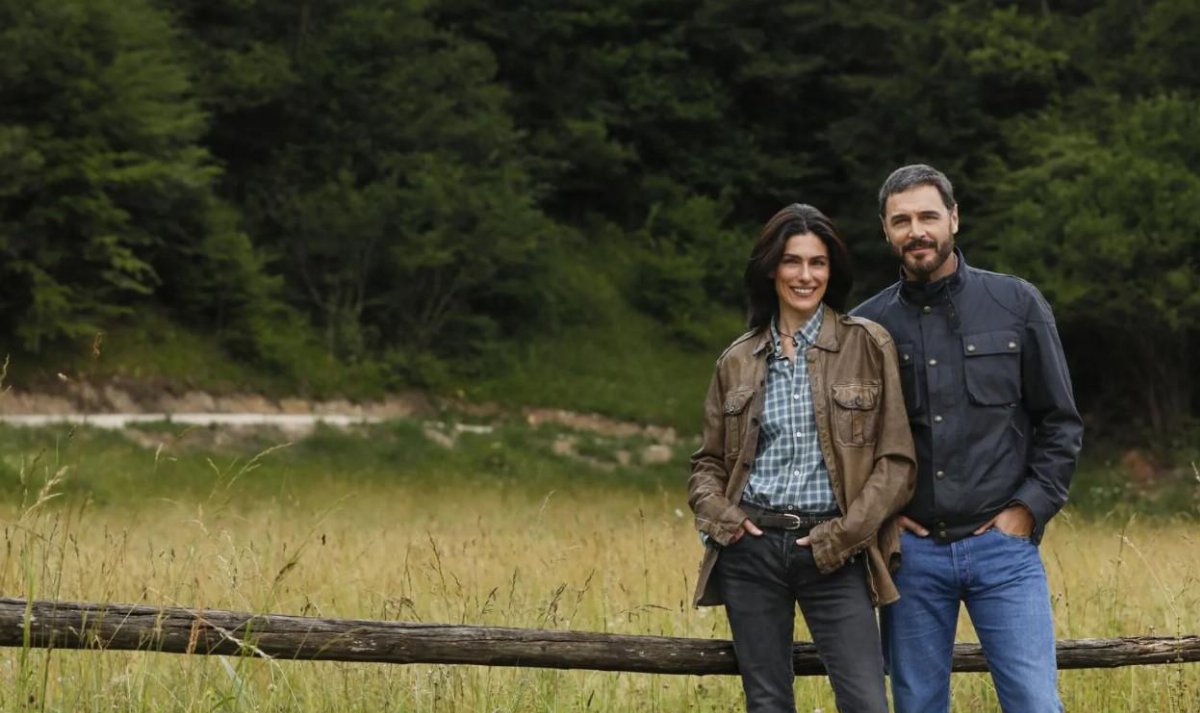 Una nuova vita, il cast della serie con Anna Valle