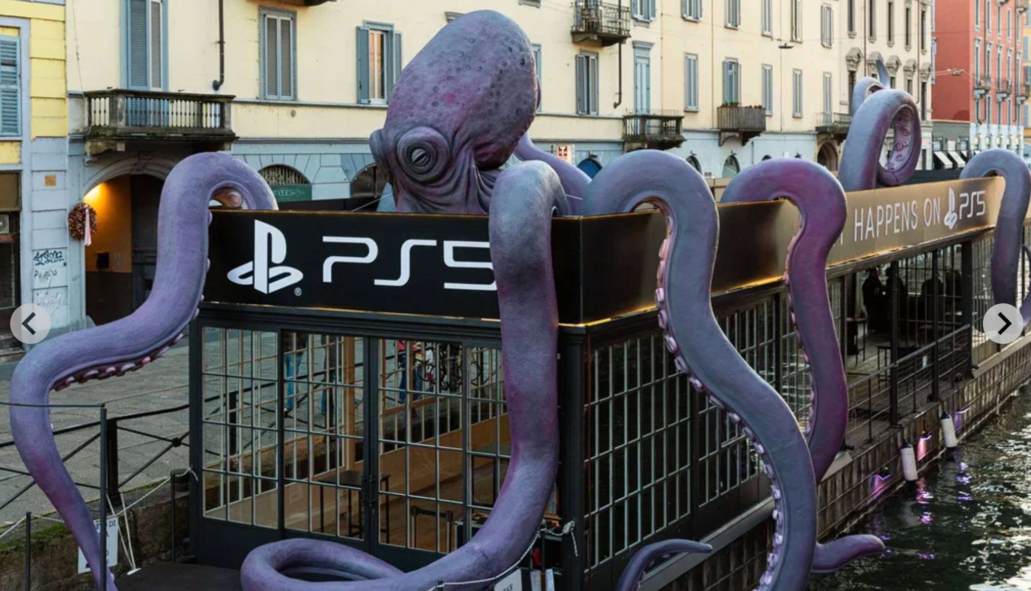 La campagna “It Happens on PS5 ai Navigli di Milano