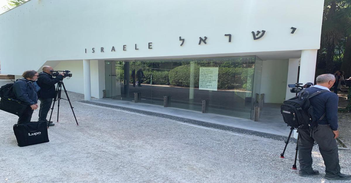 Biennale Arte Venezia 2024, padiglione Israele chiuso fino a liberazione ostaggi