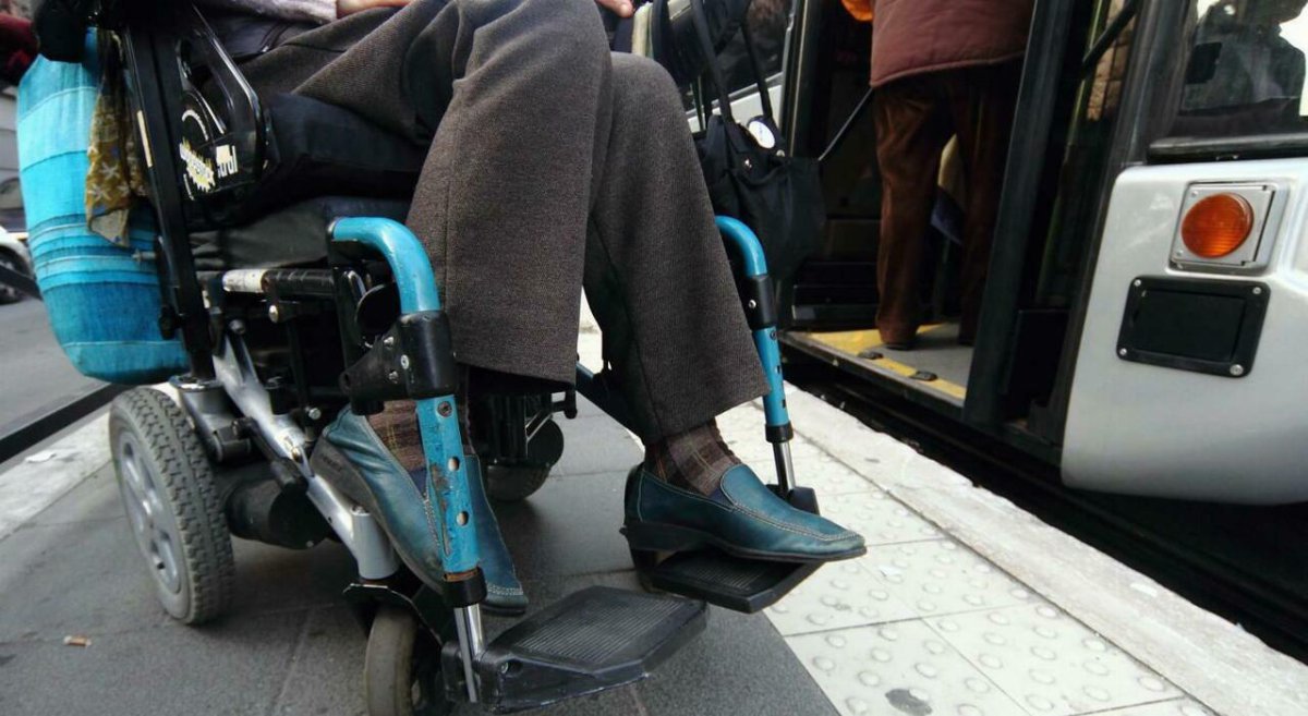 Convegno sulla disabilità a Foggia, sala inaccessibile alle persone in carrozzina: scoppia la polemica
