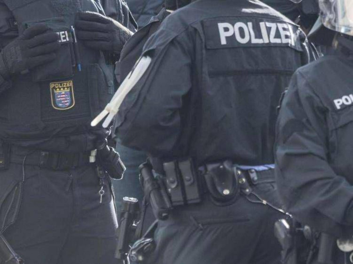 Attacco con coltello alla stazione di Amburgo: almeno 12 feriti, arrestata una donna