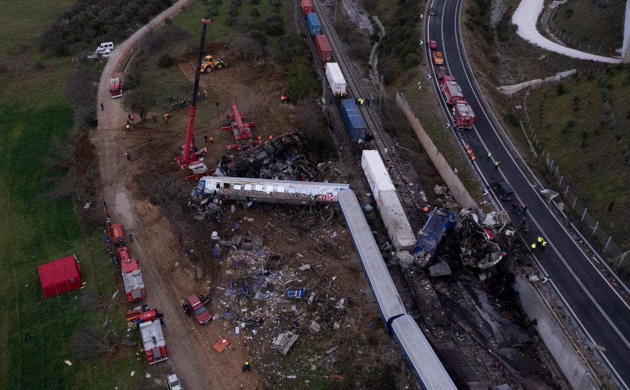 Scontro tra due treni Grecia : oltre 30 morti