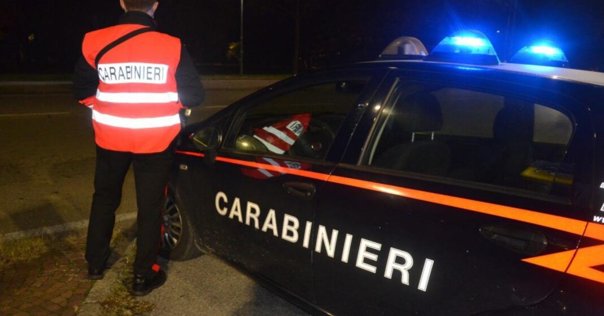 Ex carabiniere si barrica in casa a Pavullo con la moglie: situazione di tensione
