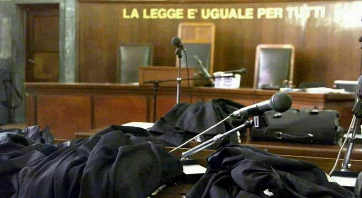 Abusi sessuali in fabbrica, archiviate le accuse: Sotto il seno non è zona erogena