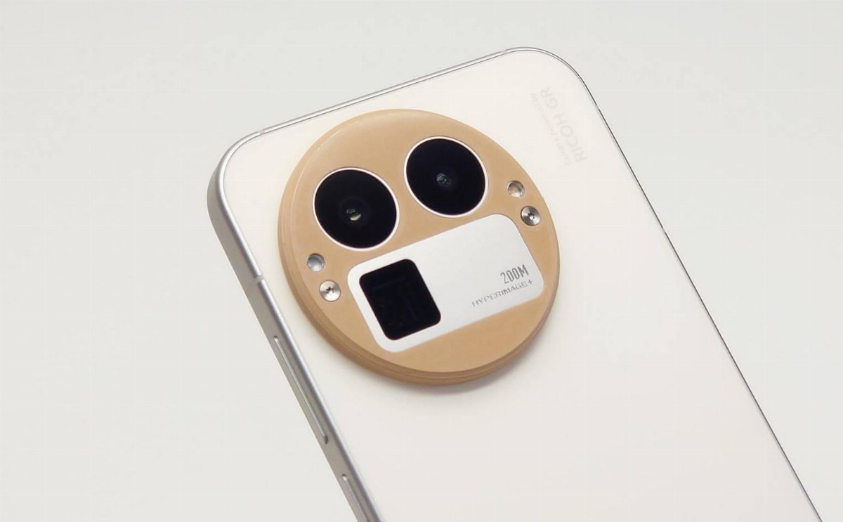 realme GT 8 Pro: lo smartphone che puoi personalizzare anche con una stampante 3D realme GT 8 Pro: lo smartphone che puoi personalizzare anche con una stampante 3D