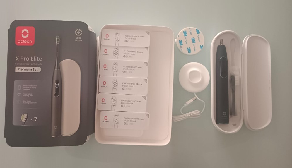 Recensione Spazzolino Elettrico Oclean X Pro Elite: Super silenzioso fino a 35 giorni di durata