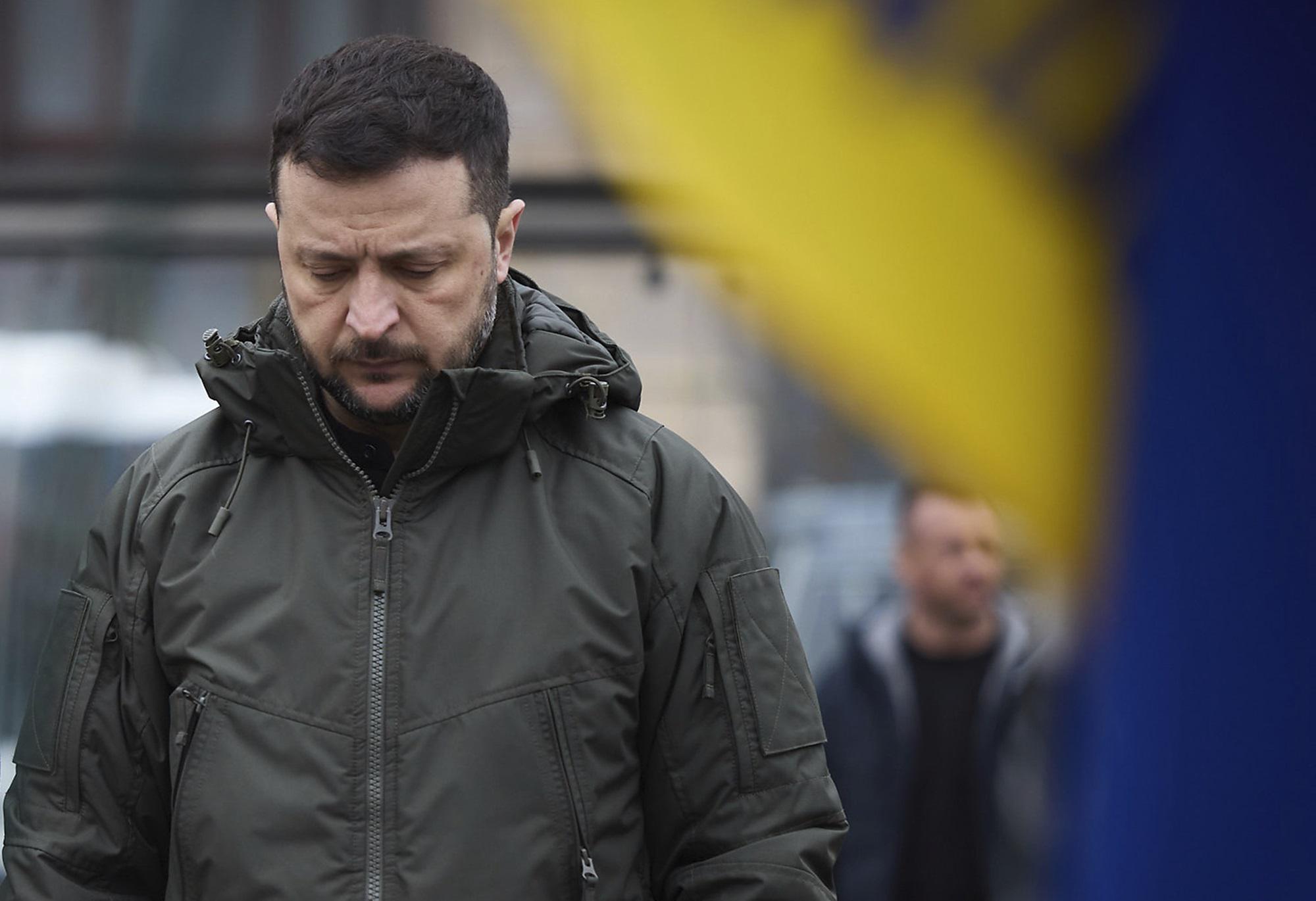 zelensky apre zelensky apre