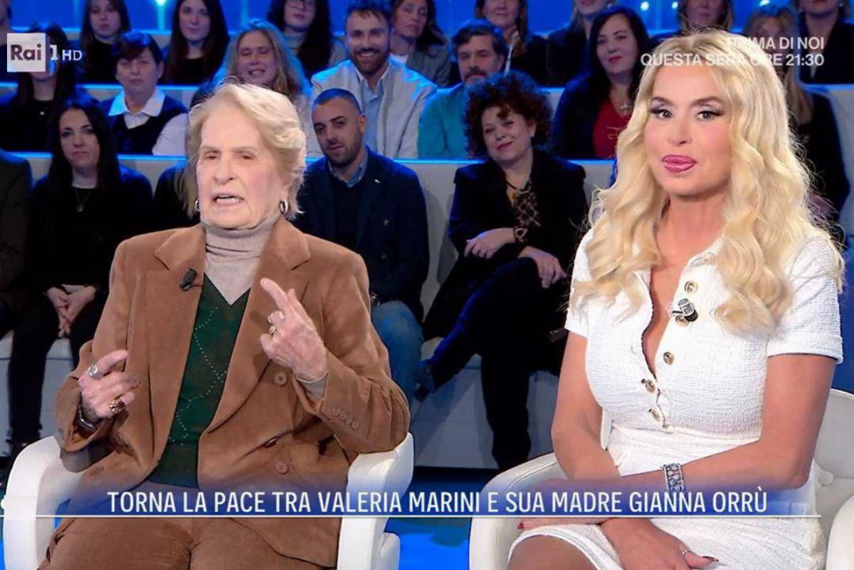 Valeria Marini e Gianna Orrù, pace ritrovata a Domenica In dopo anni di tensioni Valeria Marini e Gianna Orrù, pace ritrovata a Domenica In dopo anni di tensioni