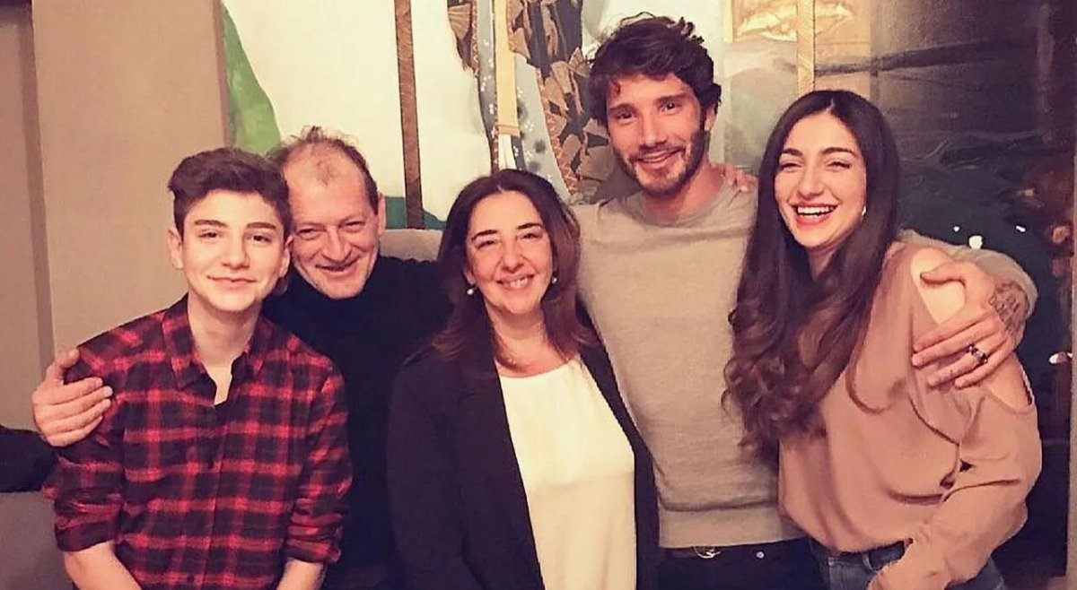 Chi è Maria Rosaria Scassillo, la madre di Stefano De Martino tra lavoro, famiglia e riservatezza