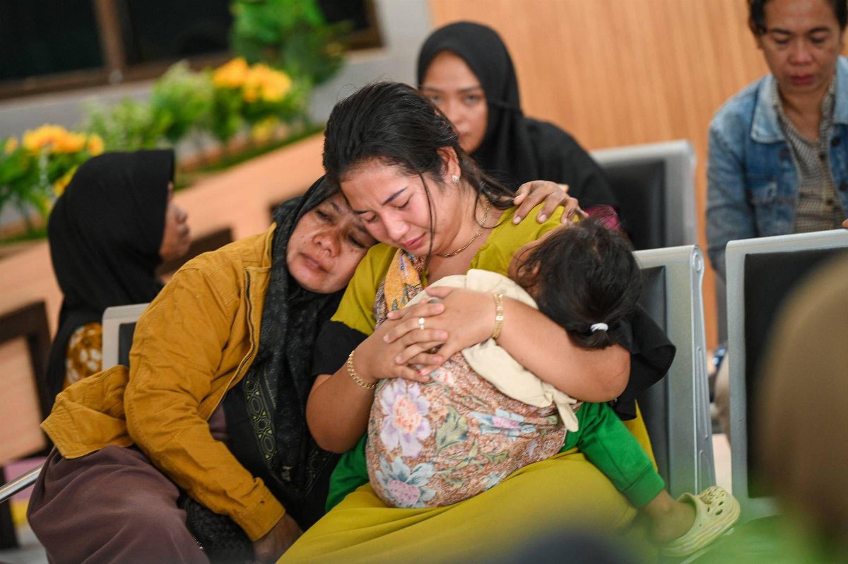 Tragedia in Indonesia: affonda traghetto al largo di Bali, 4 morti e 38 dispersi