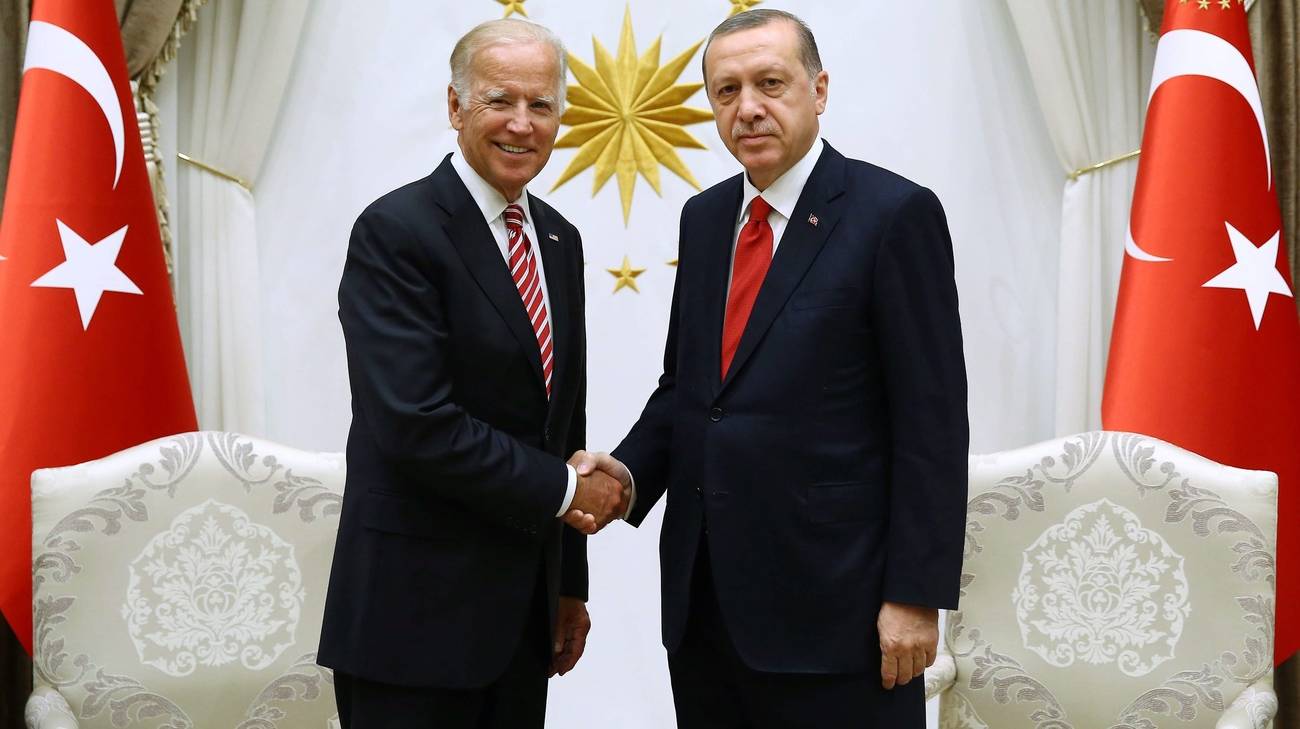 Presidente Usa Biden a Erdogan : invieremo soccorsi