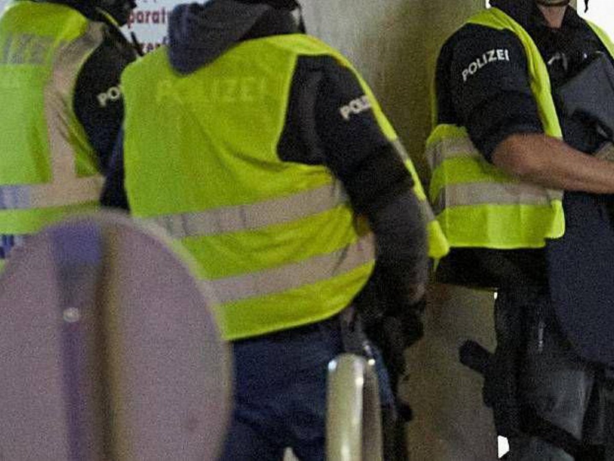 Vienna: morta Aurora Maniscalco, la giovane hostess palermitana precipitata dal terzo piano Vienna: morta Aurora Maniscalco, la giovane hostess palermitana precipitata dal terzo piano