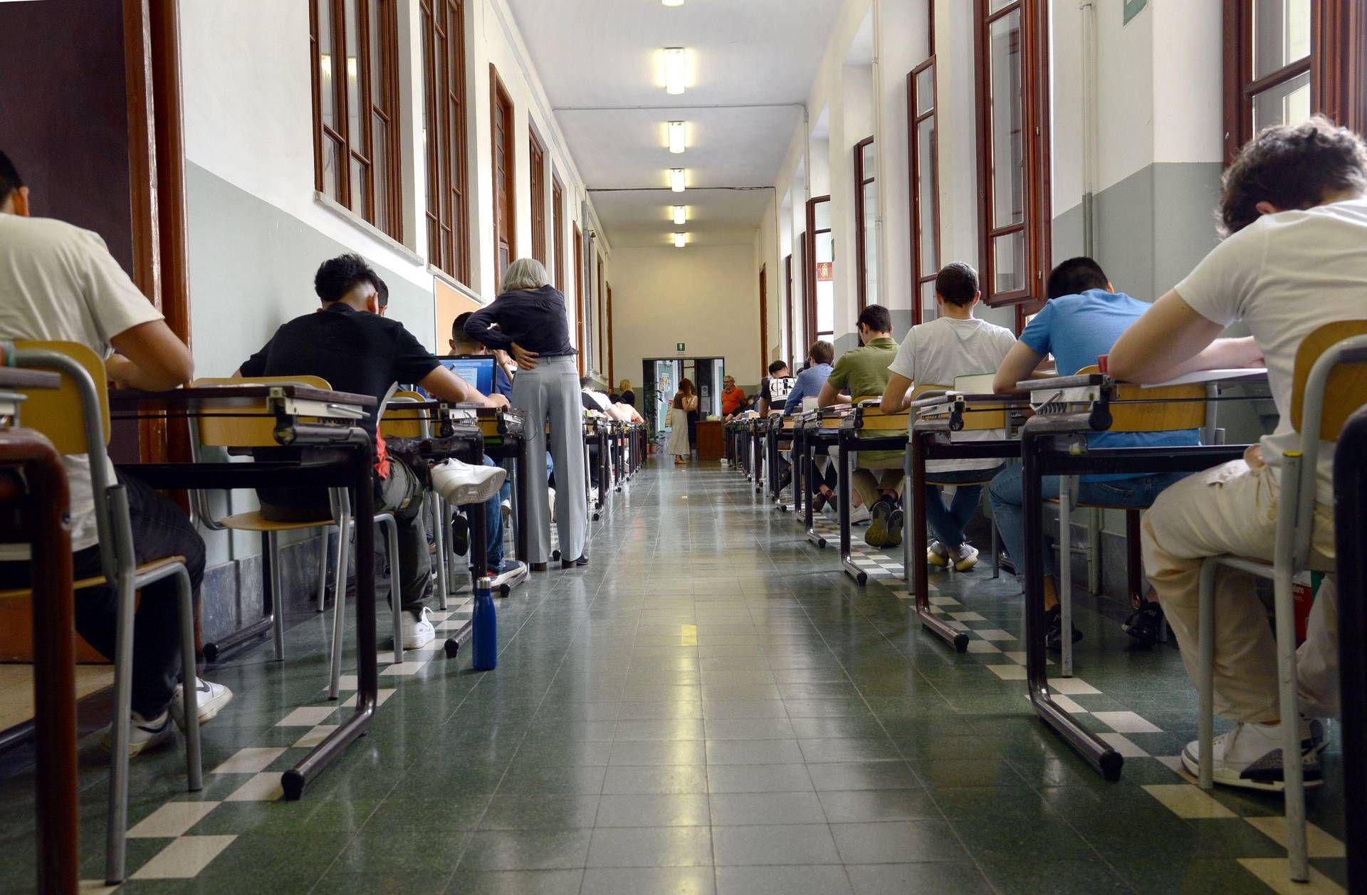 Maturità 2025: Latino al Classico, Matematica allo Scientifico e le Materie della Seconda Prova