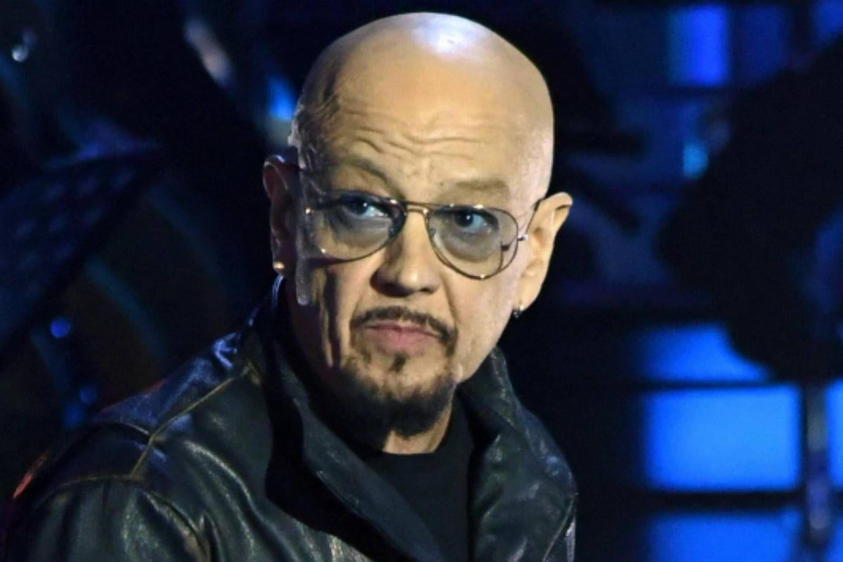 Enrico Ruggeri critica le nuove cantanti: Talento sì, ma manca la personalità Enrico Ruggeri critica le nuove cantanti: Talento sì, ma manca la personalità