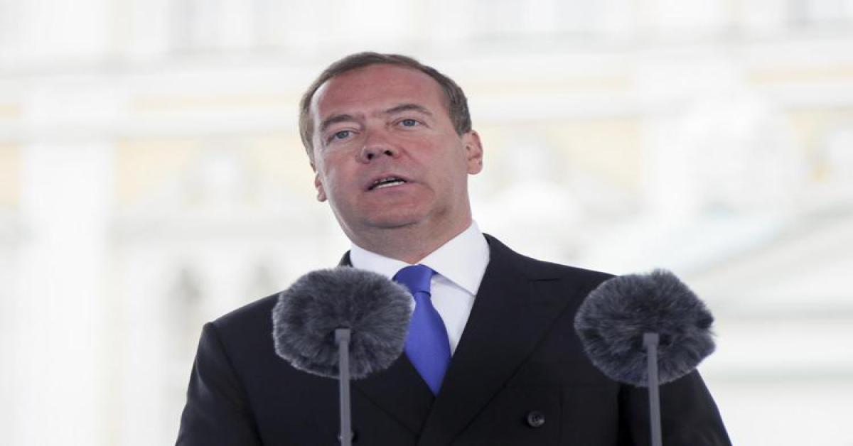 Russia, Medvedev: Truppe Francia in Ucraina? Manderemo indietro tante bare