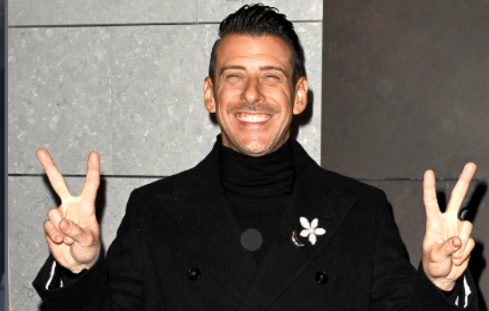Chi è Francesco Gabbani a Sanremo 2025 con Viva la vita