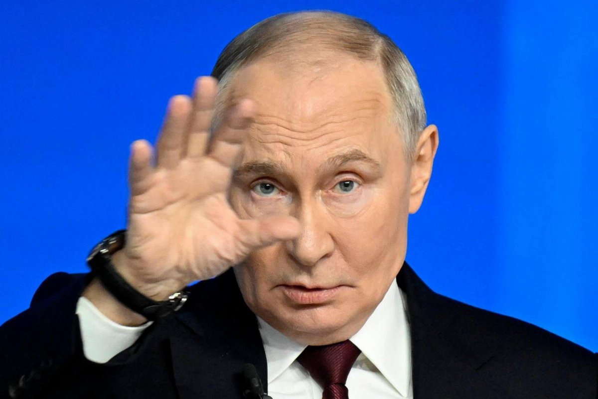 Putin alla conferenza di fine anno: Kiev respinge la soluzione pacifica del conflitto